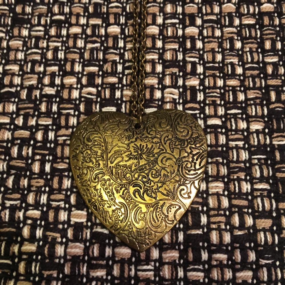 Necklace - 18” long gently worn